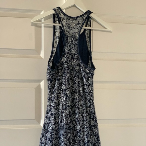 Medium abcrombie and Fitch summer razor back - Picture 2 of 3